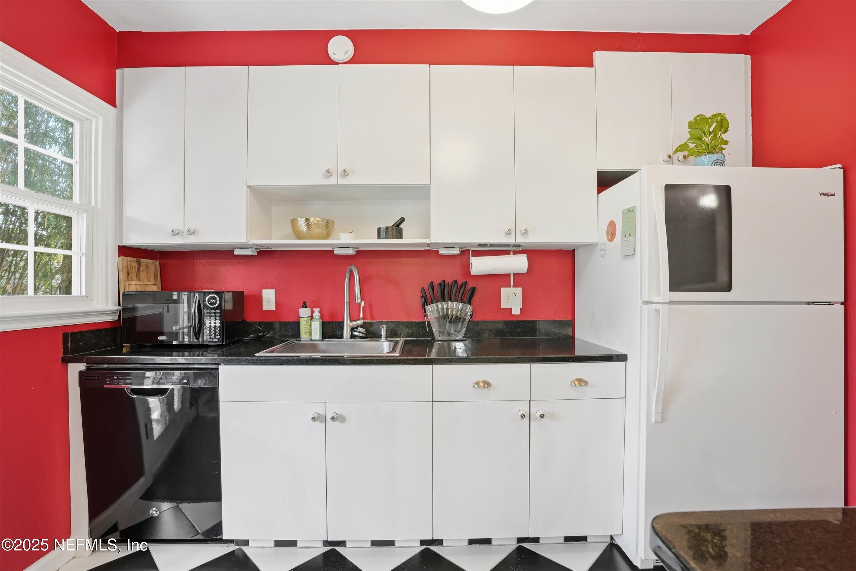 1602 Felch Avenue Jacksonville, FL 32207 - Photo 7 of 26 08-Kitchen