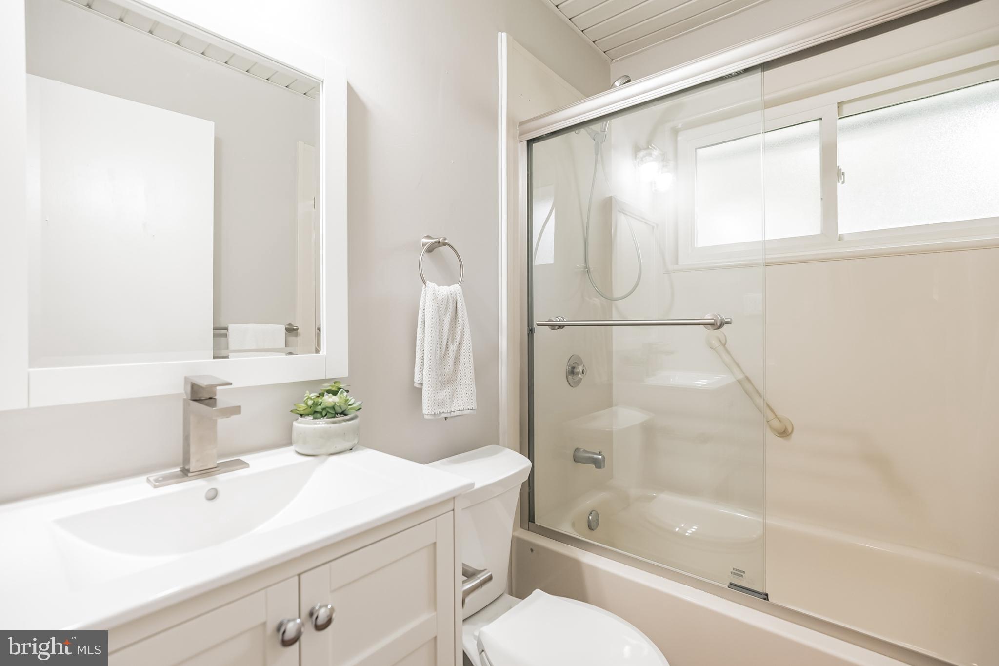 28 Cinnamon Road Levittown, PA 19057 - Photo 19 of 30 First floor full bath