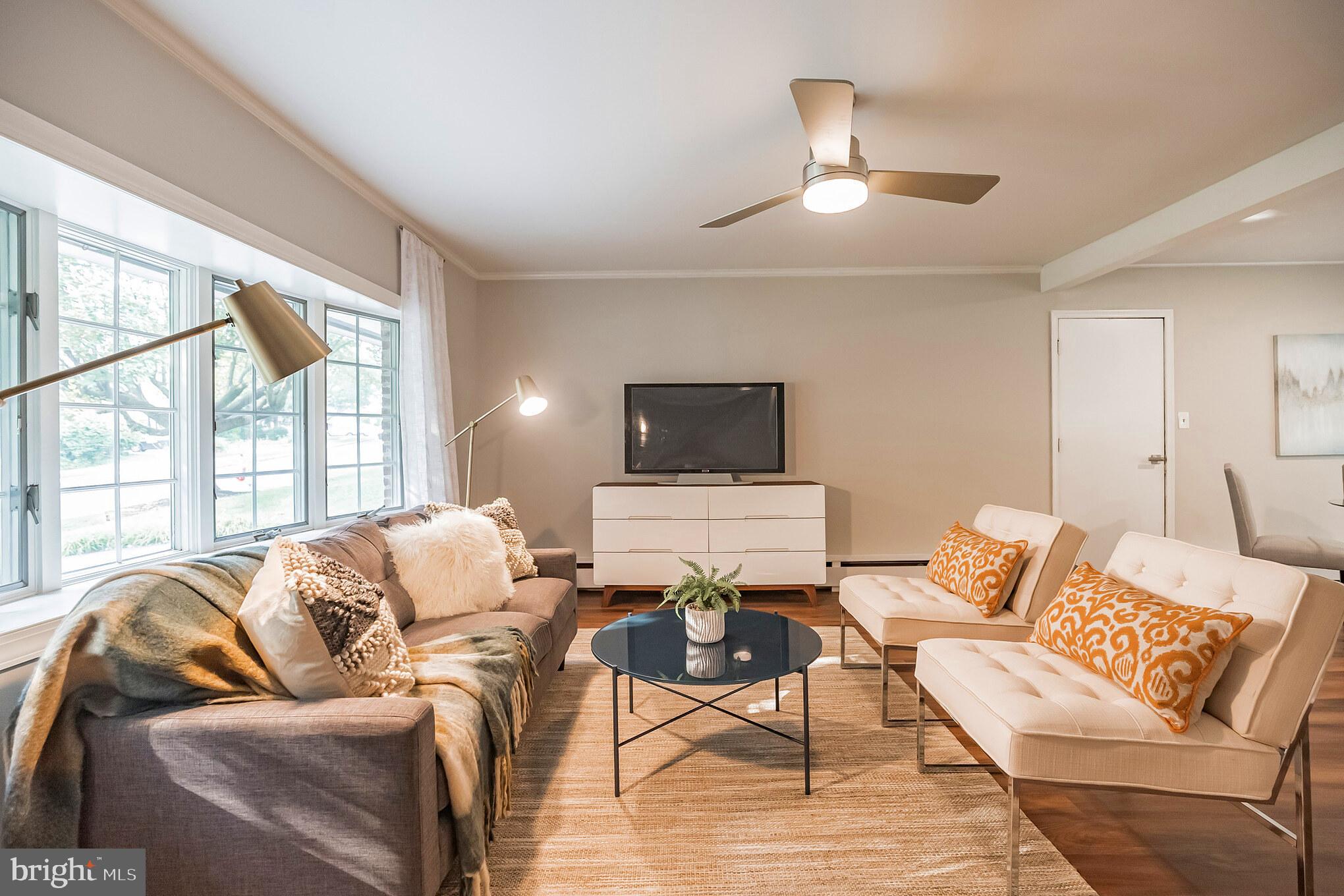 28 Cinnamon Road Levittown, PA 19057 - Photo 5 of 30 Living Room