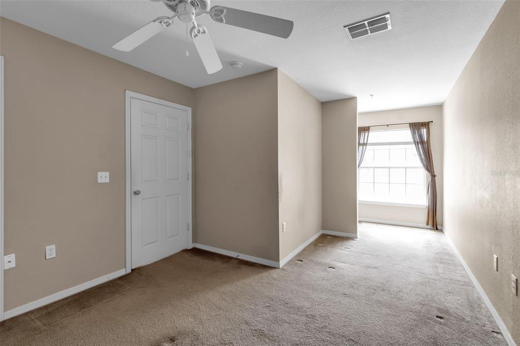 5541 Rosehill Road, Unit 202 Sarasota, FL 34233 - Photo 36 of 47