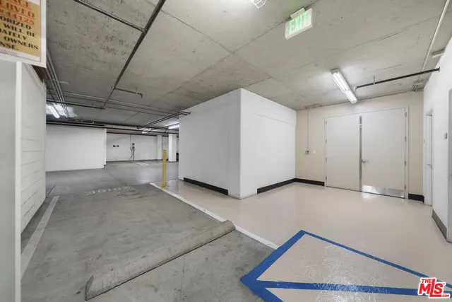 $2,895 | 1111 South Grand Avenue, Unit 1008, Los Angeles, CA 90015