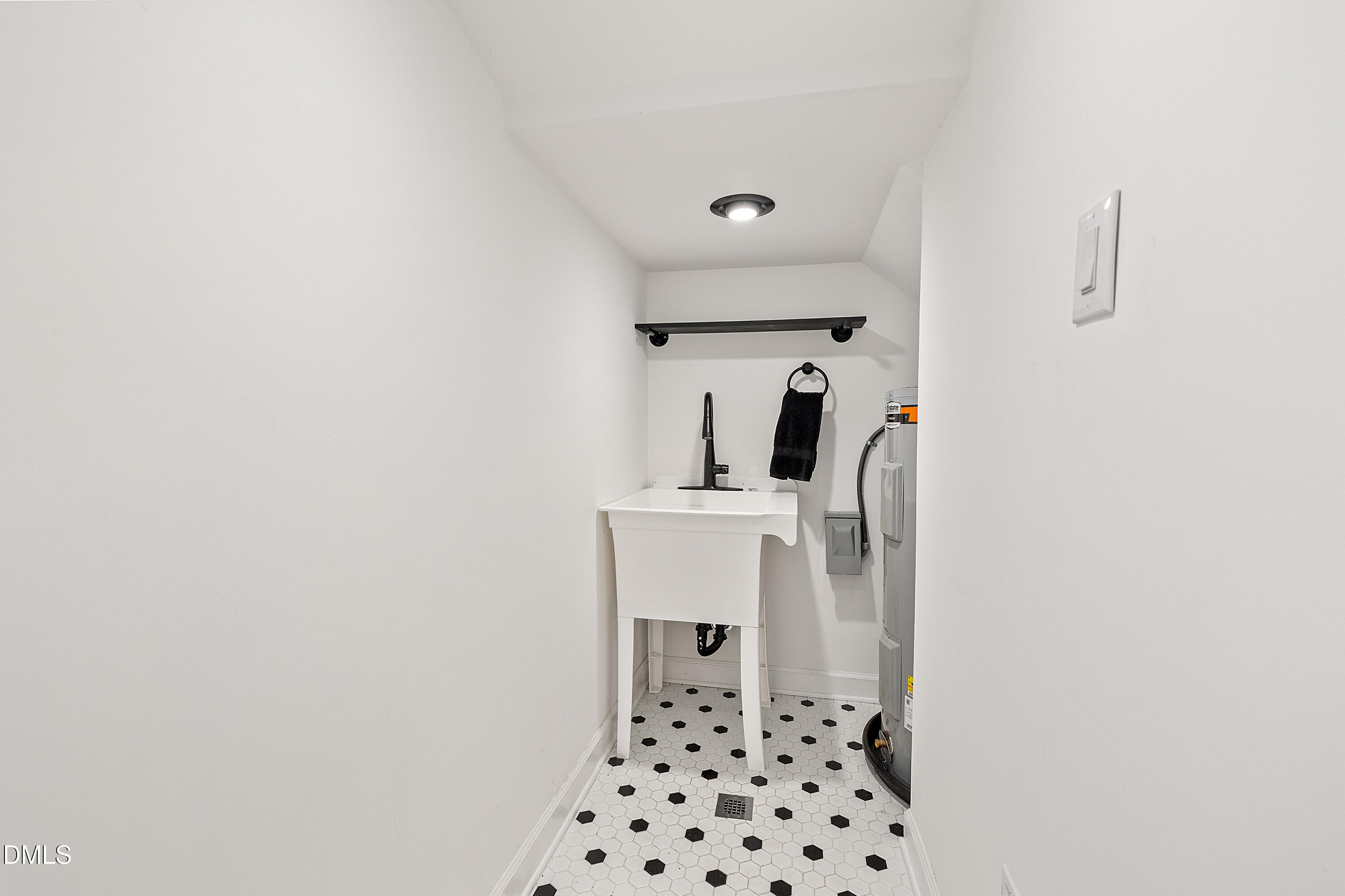 340 Andrews Store Road Pittsboro, NC 27312 - Photo 38 of 59 68-340 Andrews Store _4561