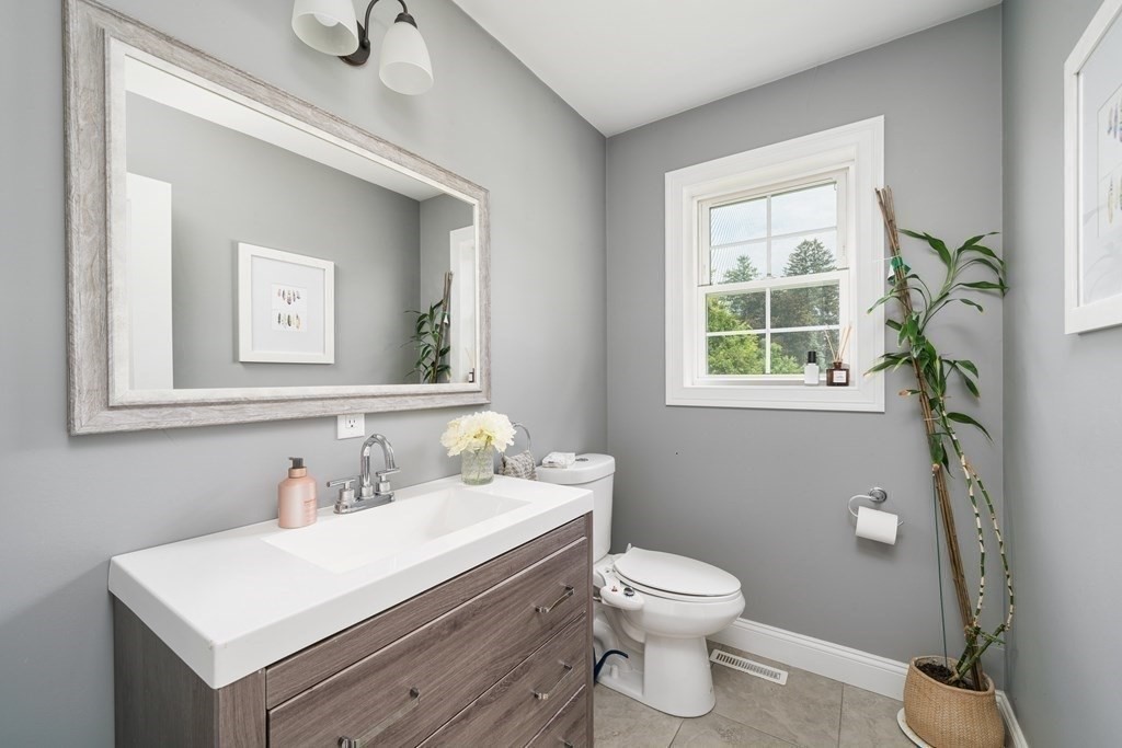 83 Federal Street Agawam, MA 01001 - Photo 23 of 26