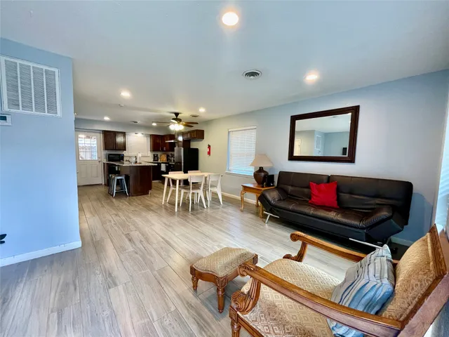 $1,599 | 9775 Pine Lake Drive, Unit 14, Houston, TX 77055