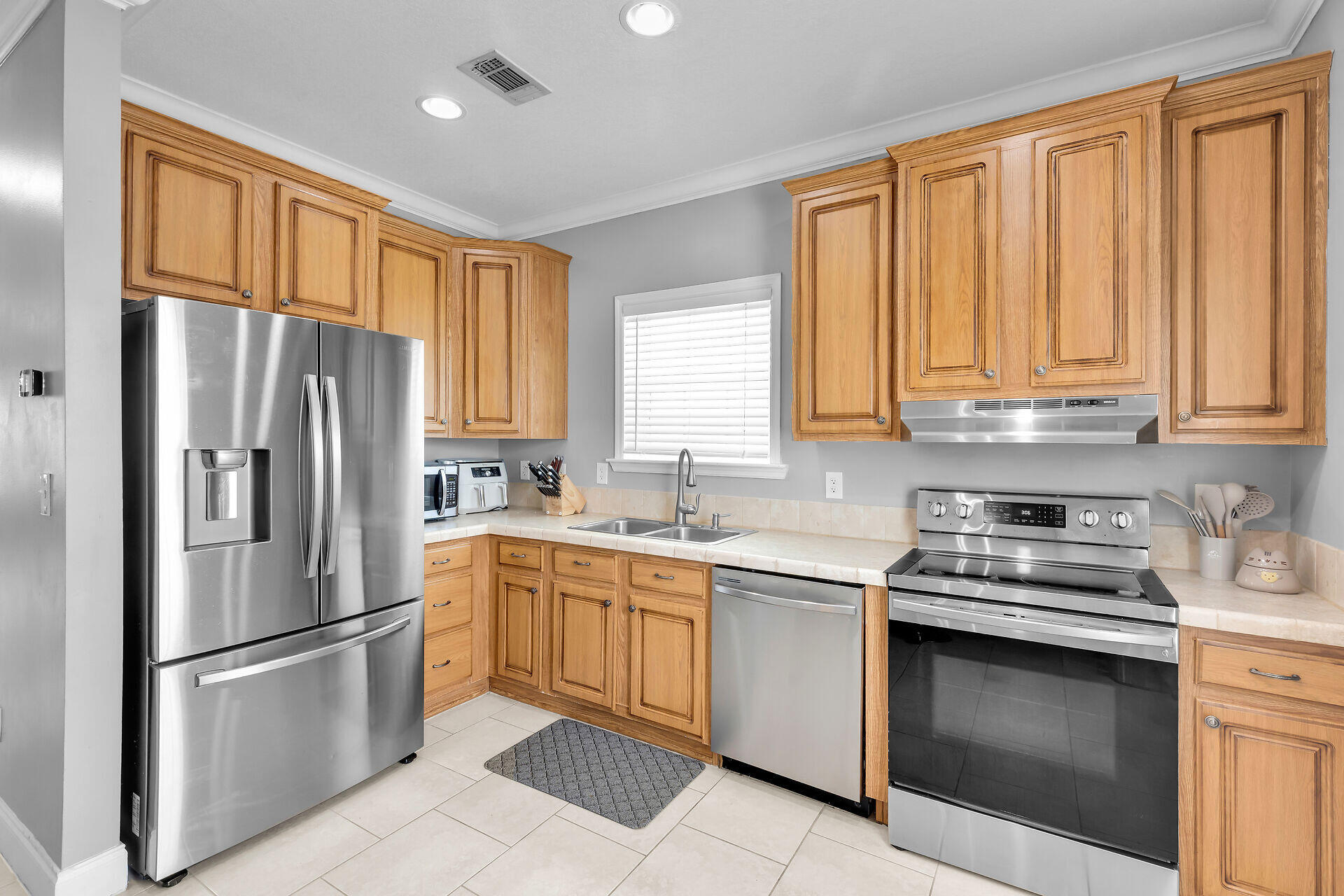 22 Ed Swift Road Key West, FL 33040 - Photo 15 of 34 Kitchen