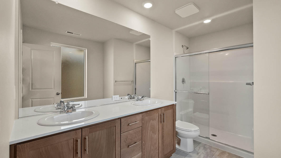 62745 Eagle Road Bend, OR 97701 - Photo 11 of 21 011 primary bathroom