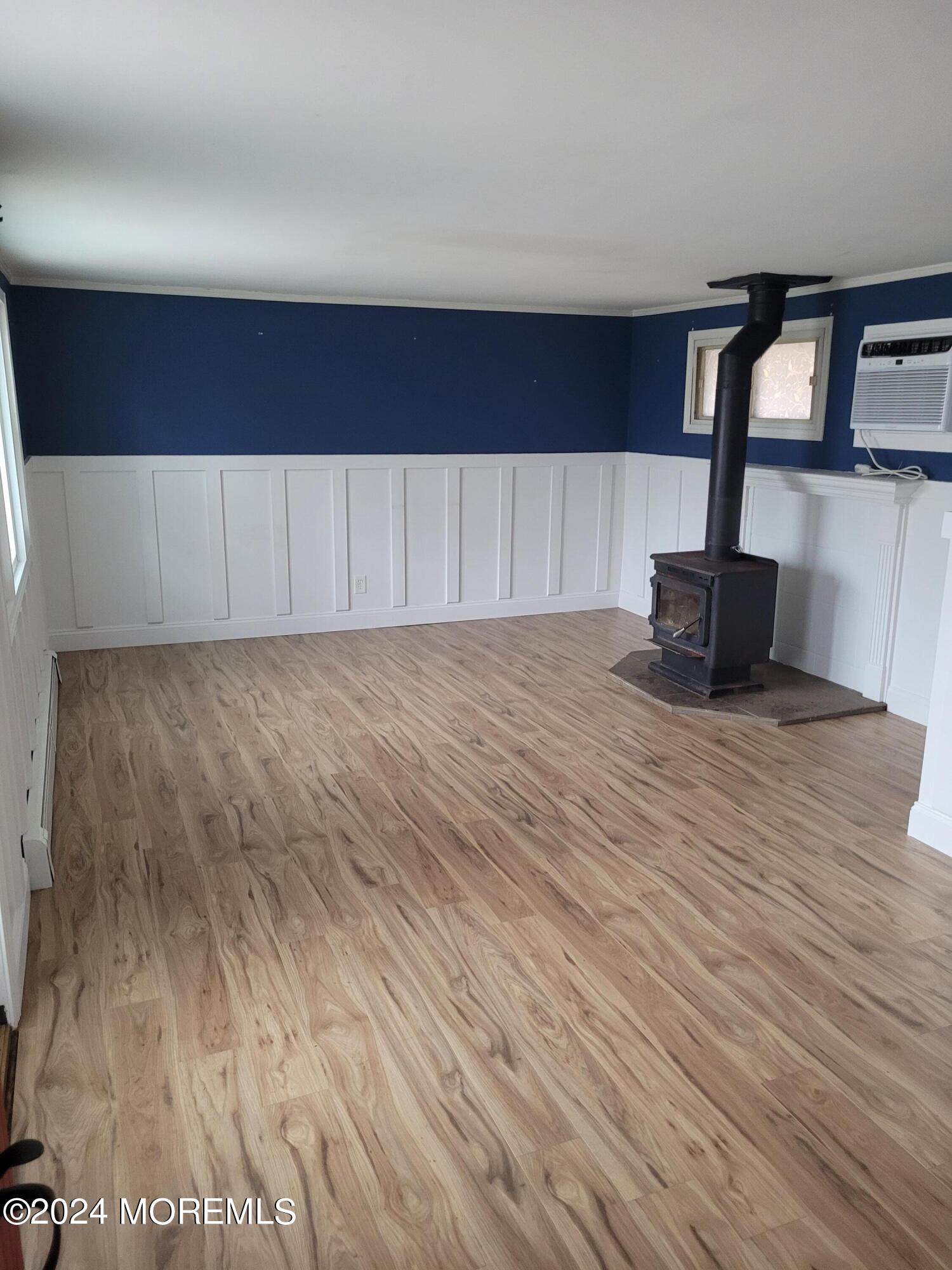 183 Vienna Road Howell, NJ 07731 - Photo 4 of 17 Living Room