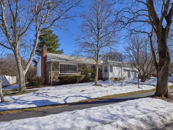 $555,000 | 42 Ellis Drive, Worcester, MA 01609