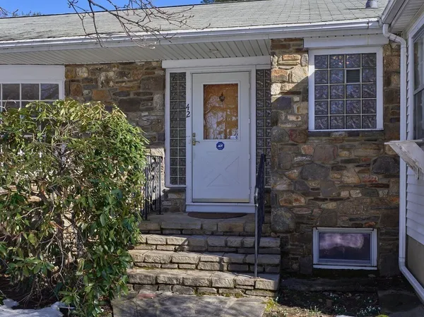 $555,000 | 42 Ellis Drive, Worcester, MA 01609