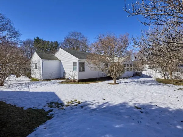 $555,000 | 42 Ellis Drive, Worcester, MA 01609