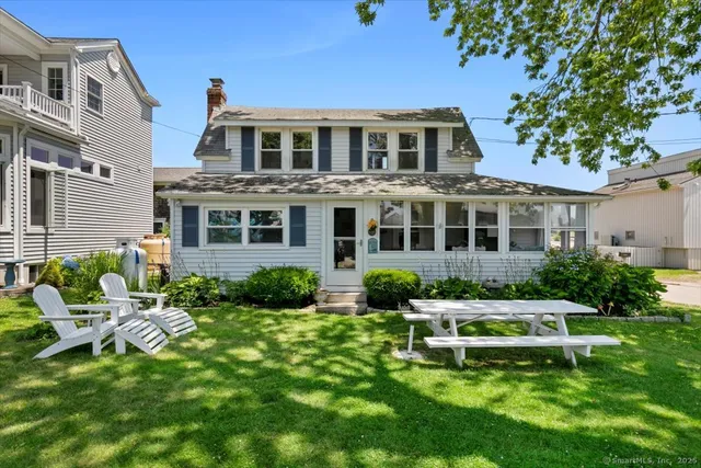 $1,950 | 8 Hill Avenue, Stonington, CT 06378