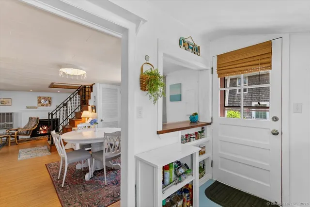 $1,950 | 8 Hill Avenue, Stonington, CT 06378