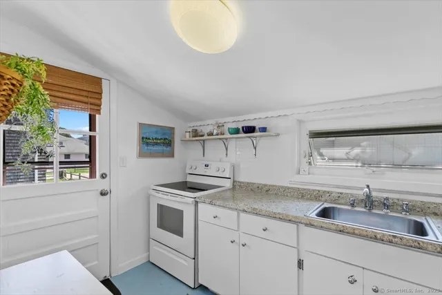 $1,950 | 8 Hill Avenue, Stonington, CT 06378