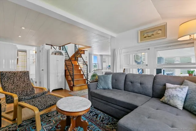 $1,950 | 8 Hill Avenue, Stonington, CT 06378