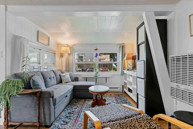 $1,950 | 8 Hill Avenue, Stonington, CT 06378