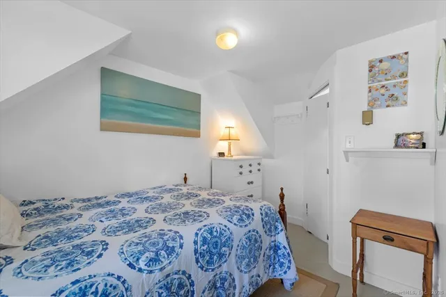 $1,950 | 8 Hill Avenue, Stonington, CT 06378