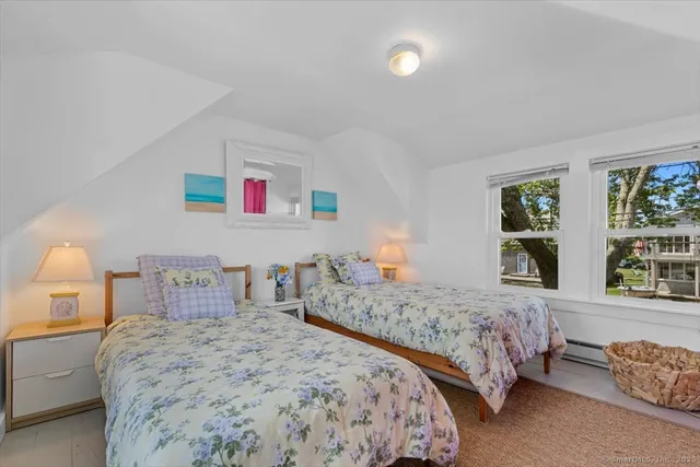 $1,950 | 8 Hill Avenue, Stonington, CT 06378