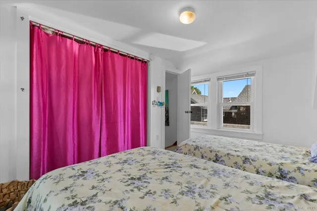 $1,950 | 8 Hill Avenue, Stonington, CT 06378