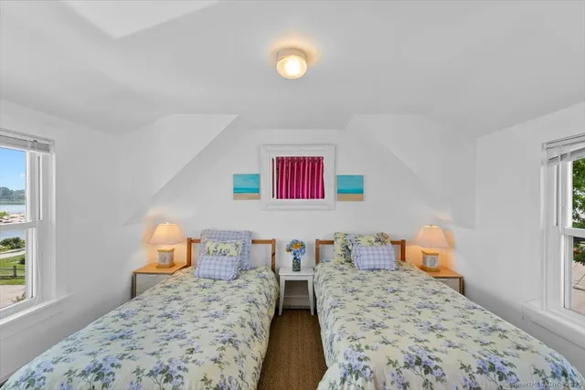 $1,950 | 8 Hill Avenue, Stonington, CT 06378