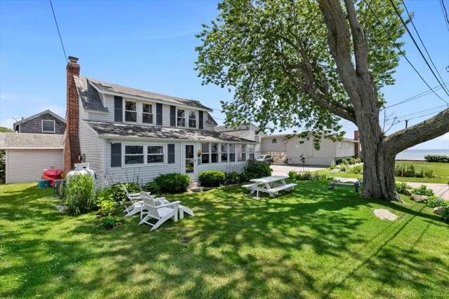 $1,950 | 8 Hill Avenue, Stonington, CT 06378