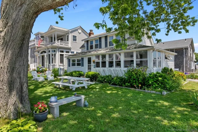 $1,950 | 8 Hill Avenue, Stonington, CT 06378