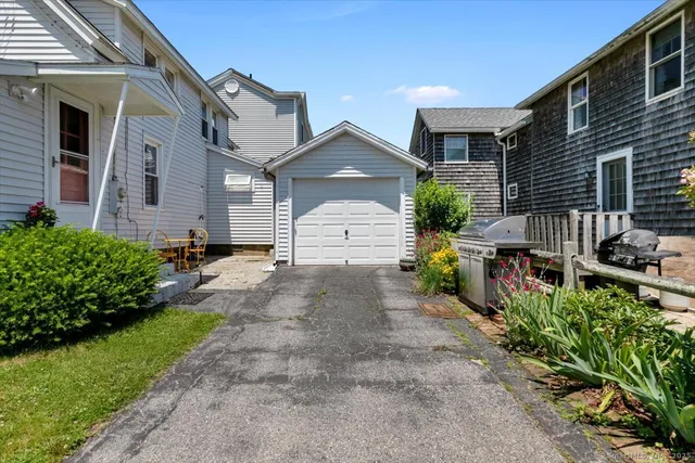 $1,950 | 8 Hill Avenue, Stonington, CT 06378