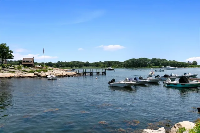 $1,950 | 8 Hill Avenue, Stonington, CT 06378