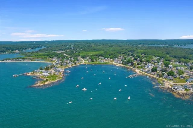 $1,950 | 8 Hill Avenue, Stonington, CT 06378