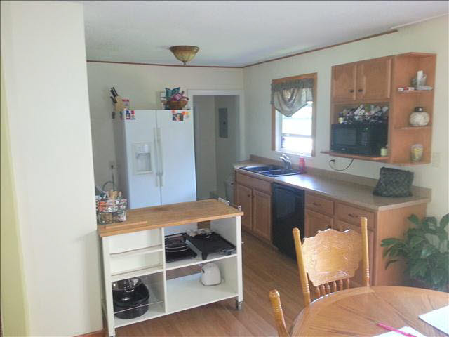 3102 West Temperance Road Temperance, MI 48182 - Photo 3 of 8 Kitchen