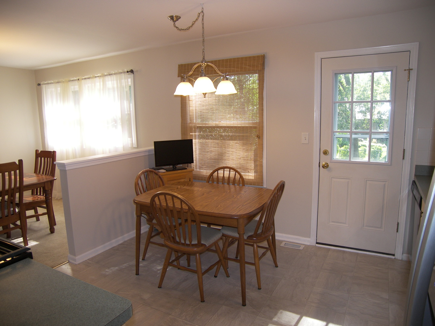 651 Surryse Road Lake Zurich, IL 60047 - Photo 13 of 33