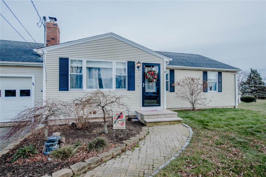 19 Harvey Road Middletown, RI 02842 - Photo 2 of 43