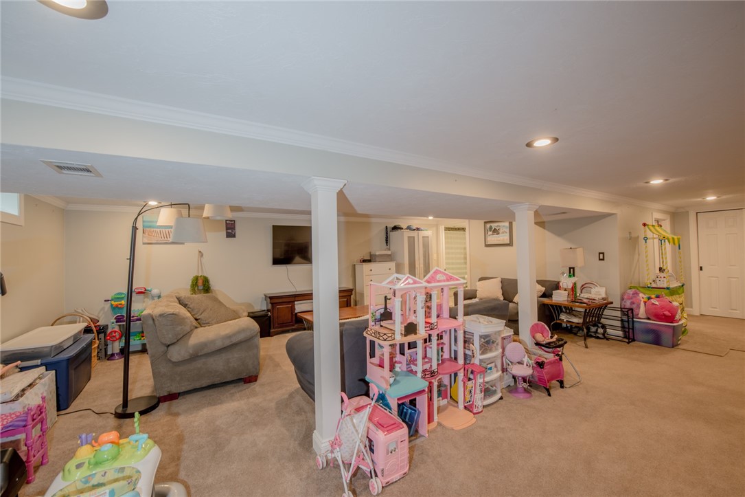 19 Harvey Road Middletown, RI 02842 - Photo 26 of 43