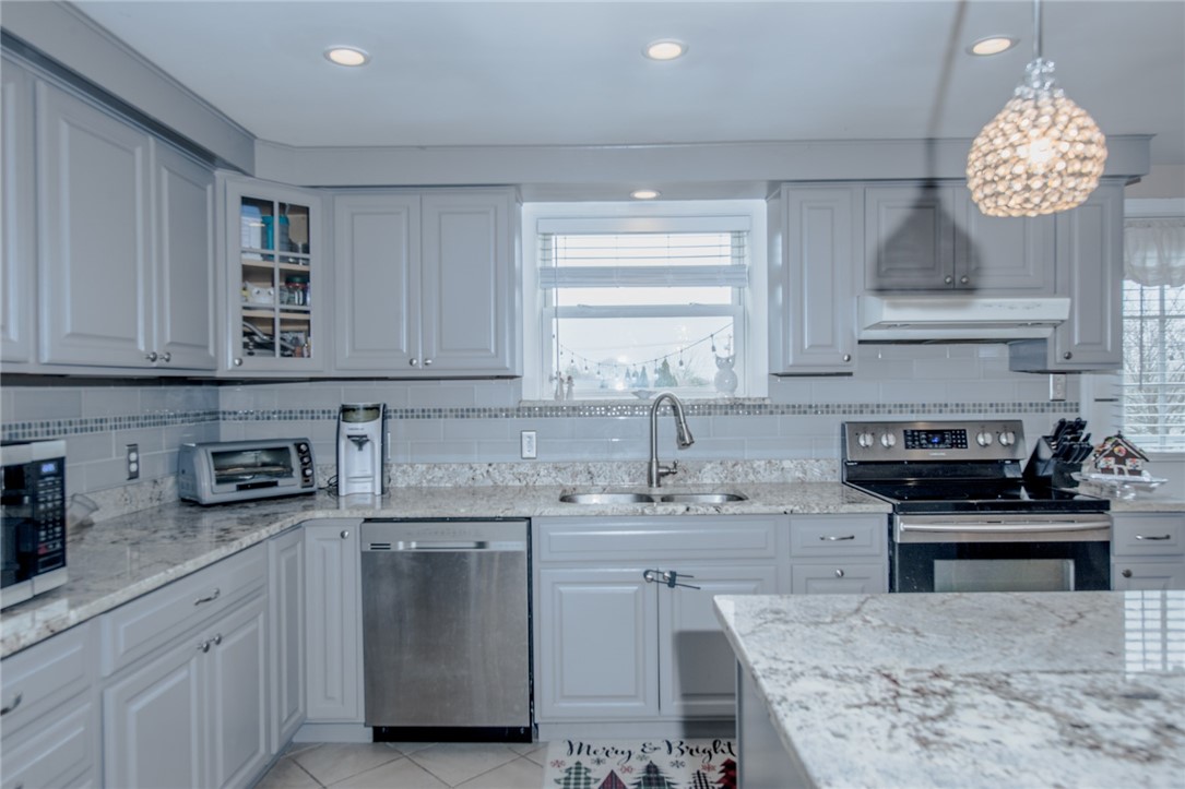 19 Harvey Road Middletown, RI 02842 - Photo 9 of 43