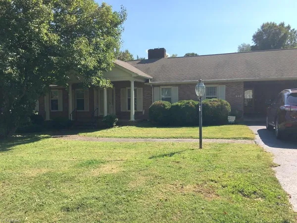 $1,000 | 234 Hylton Street, Mount Airy, NC 27030