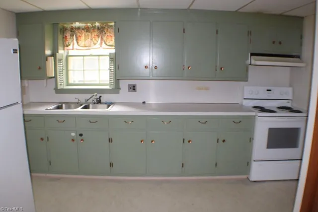 $1,000 | 234 Hylton Street, Mount Airy, NC 27030