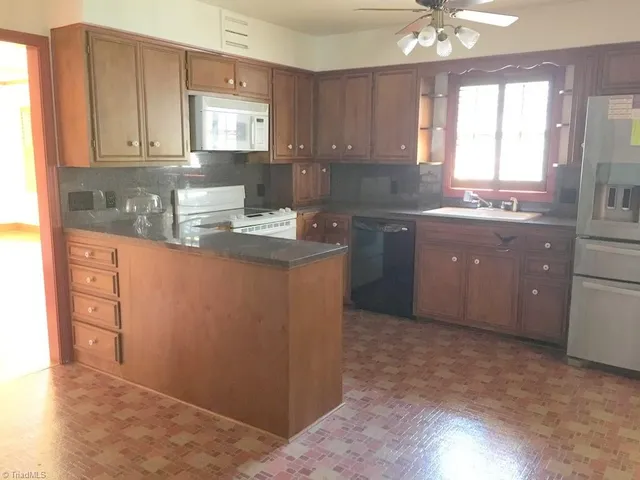 $1,000 | 234 Hylton Street, Mount Airy, NC 27030