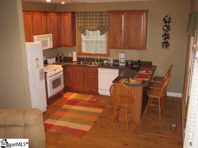 402 Blue Ridge Court Westminster, SC 29693 - Photo 4 of 20 Gallery Image 4