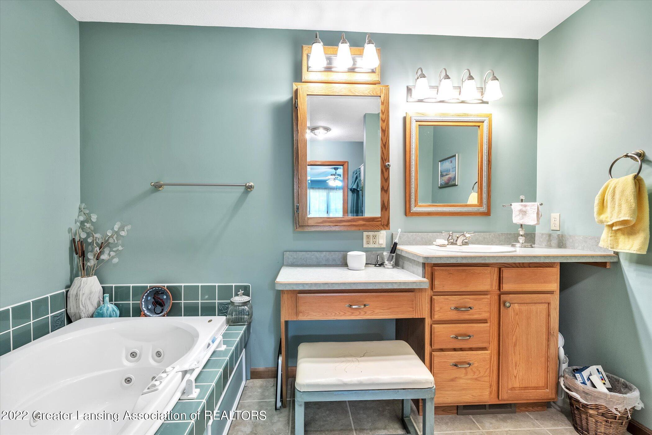 1823 East Clark Road Lansing, MI 48906 - Photo 20 of 47 20