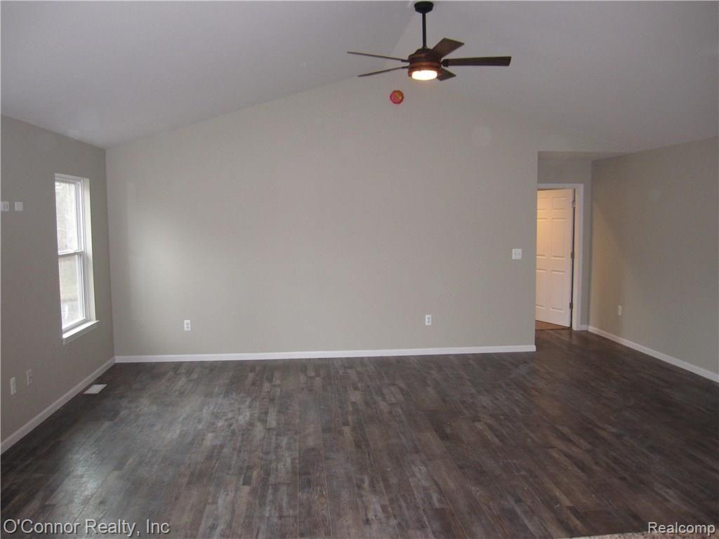 300 South Allen Road St. Clair, MI 48079 - Photo 8 of 21 Living room