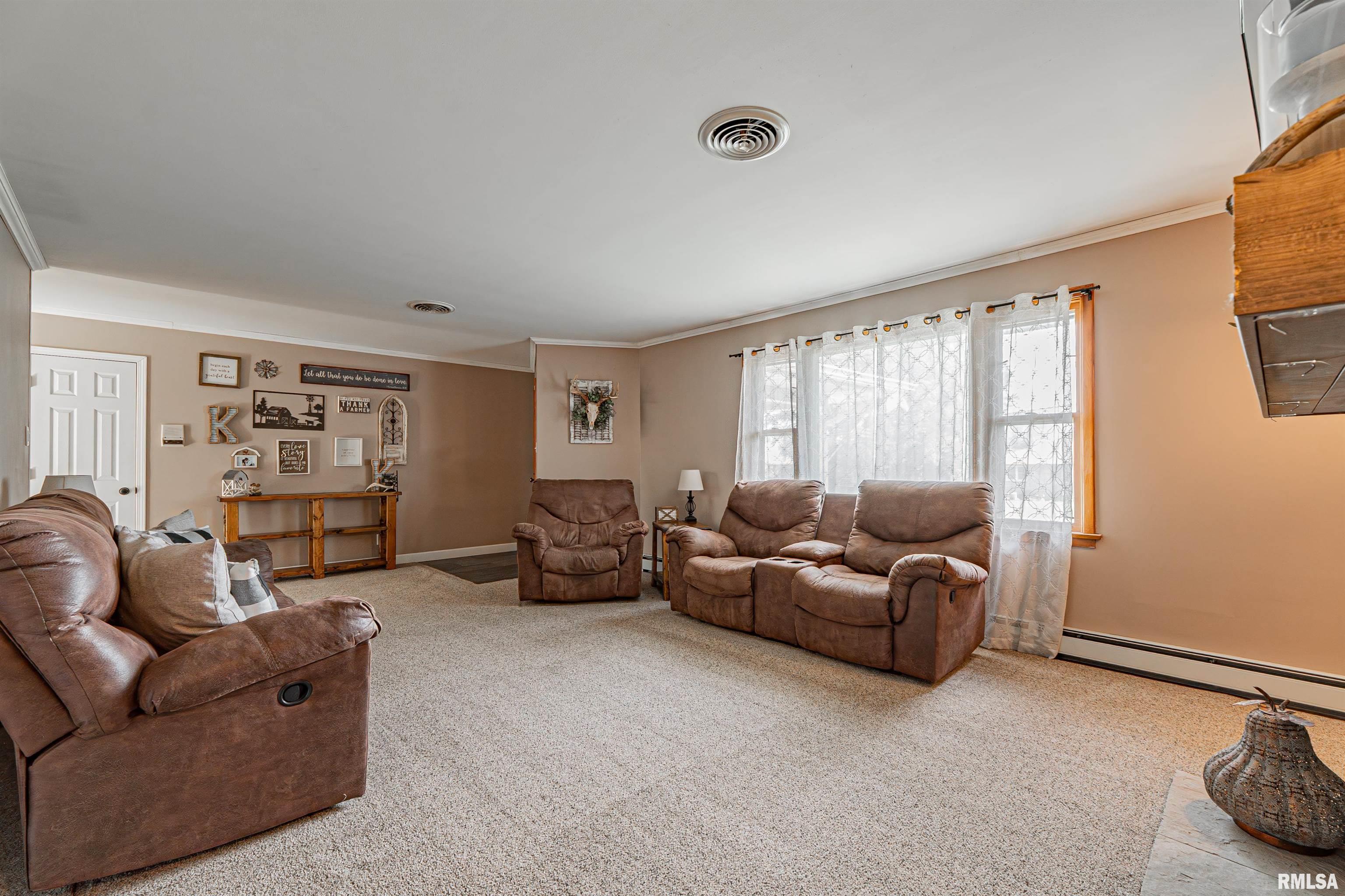 1346 Airport Road Lincoln, IL 62656 - Photo 6 of 38
