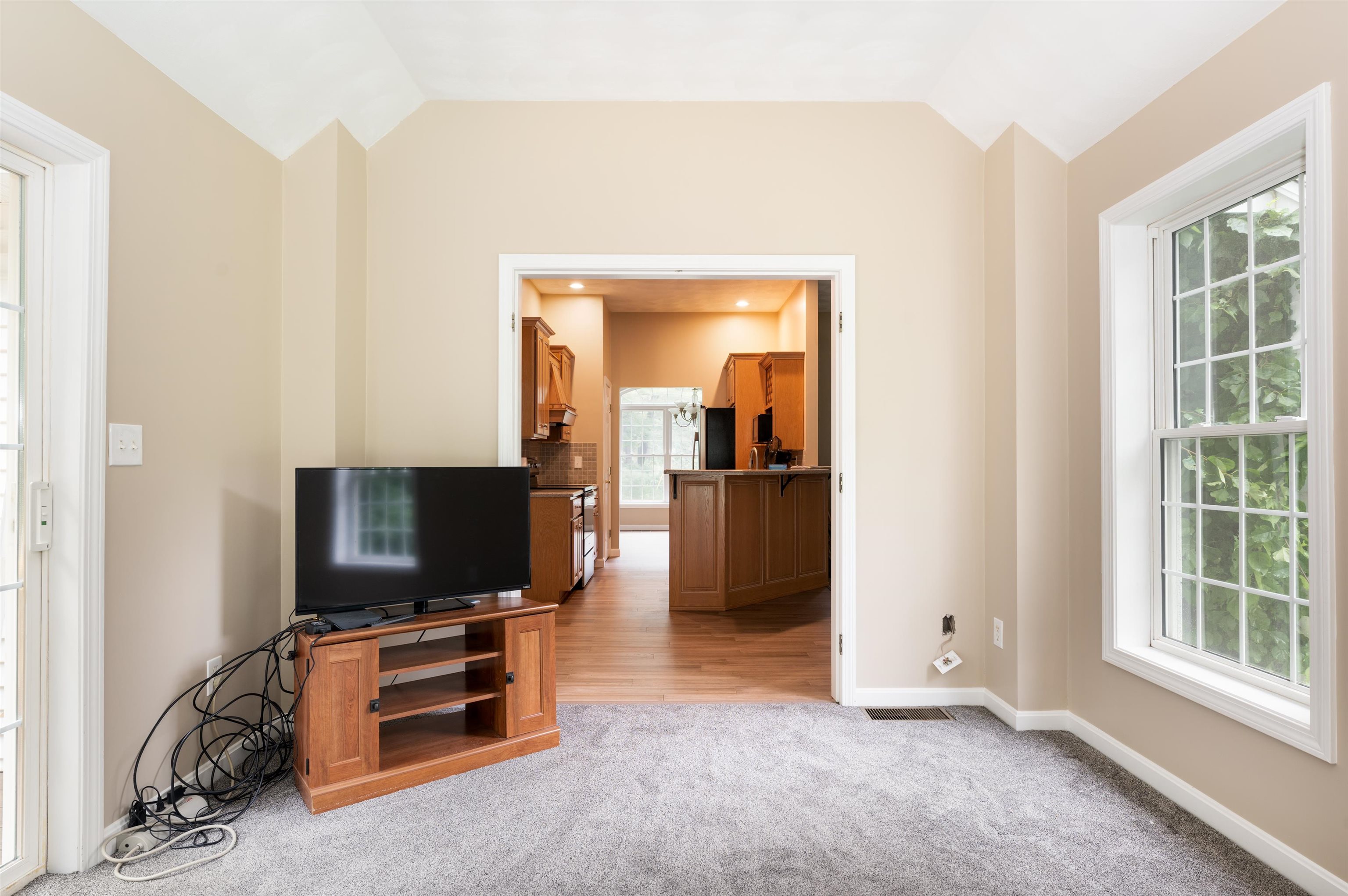 11 Burns Road Pelham, NH 03076 - Photo 14 of 25