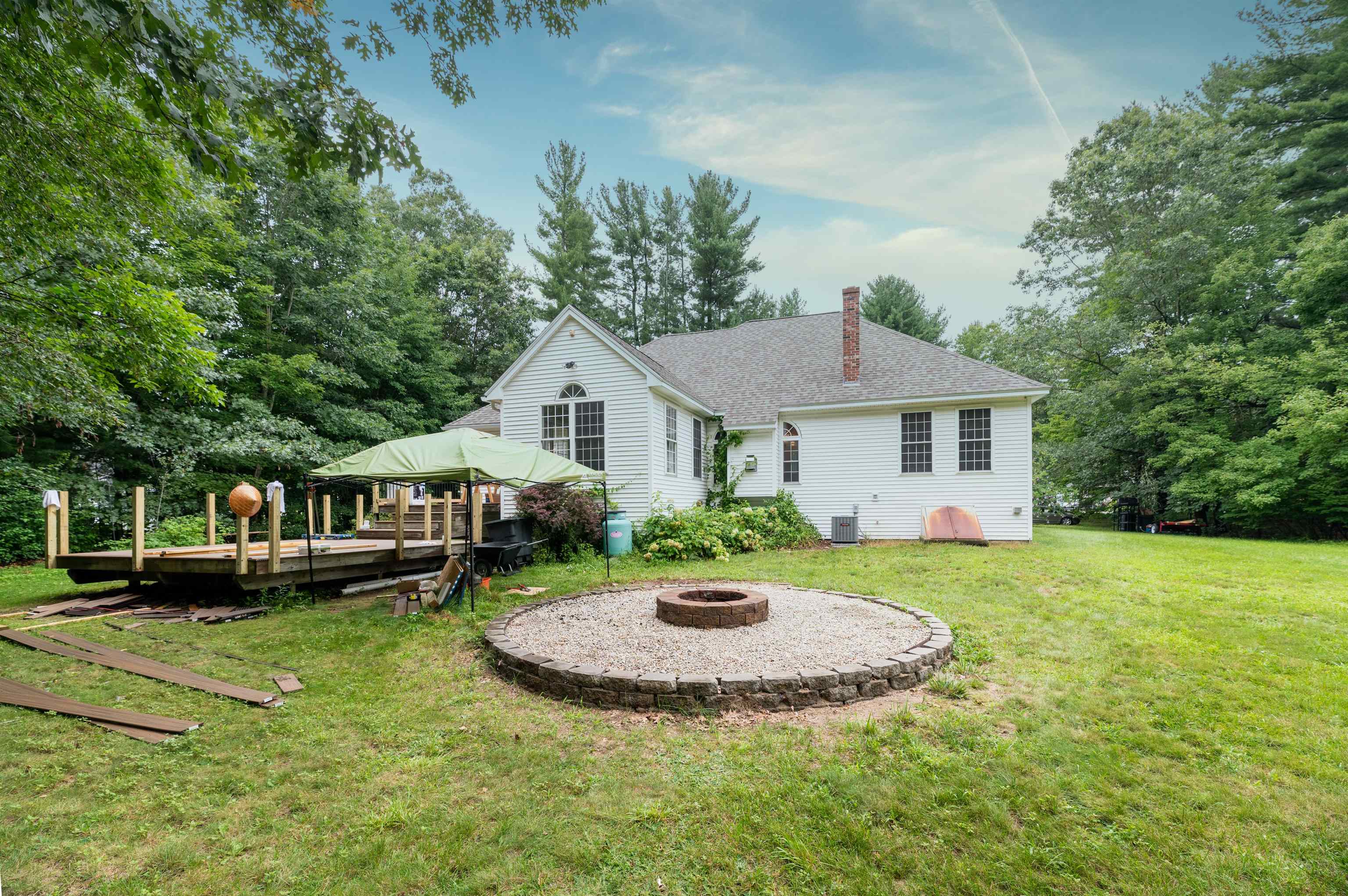 11 Burns Road Pelham, NH 03076 - Photo 22 of 25