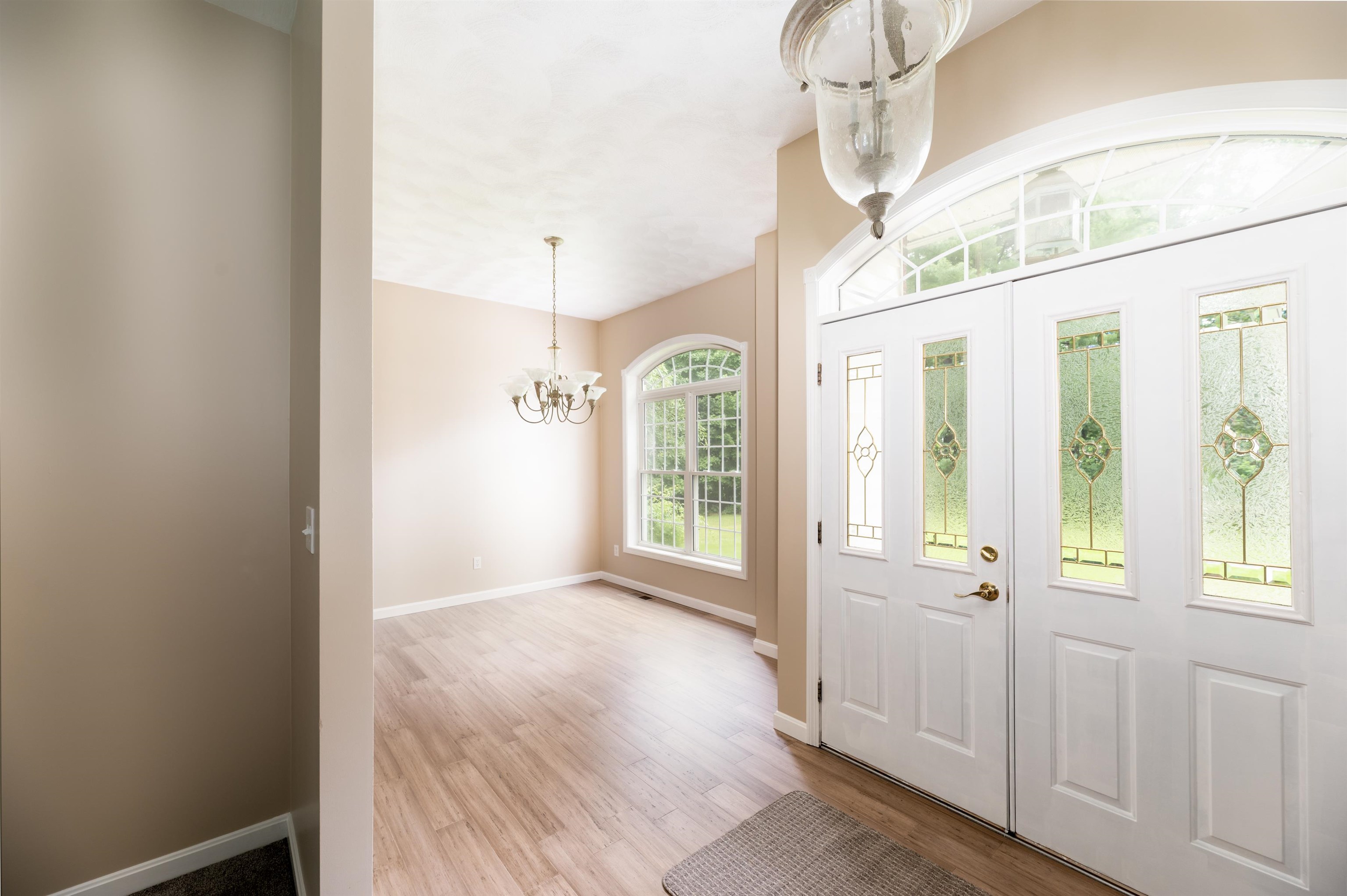 11 Burns Road Pelham, NH 03076 - Photo 5 of 25