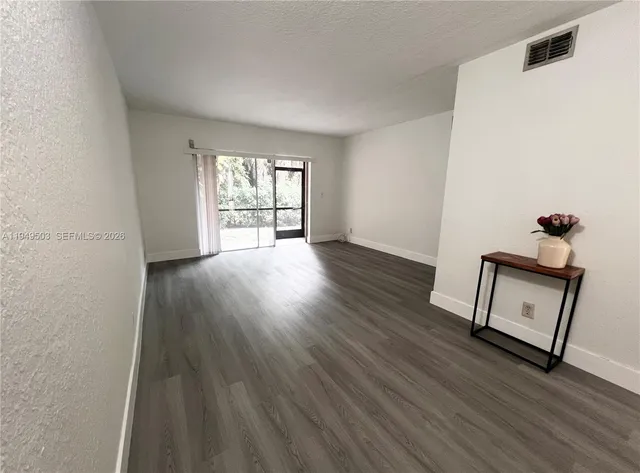 $1,950 | 9156 Northwest 40th Street, Unit 1051, Coral Springs, FL 33065