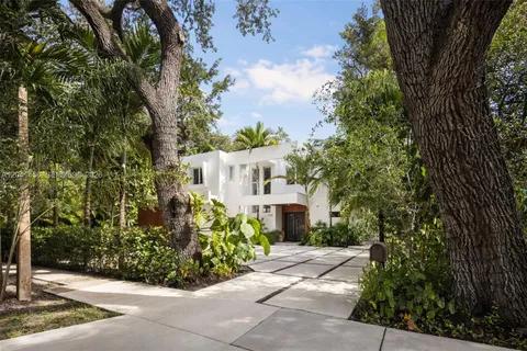 $4,750,000 | 3901 Kumquat Avenue, Miami, FL 33133