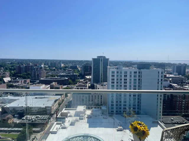 $835,000 | 1 Broad Street, Unit PH26E, Stamford, CT 06901