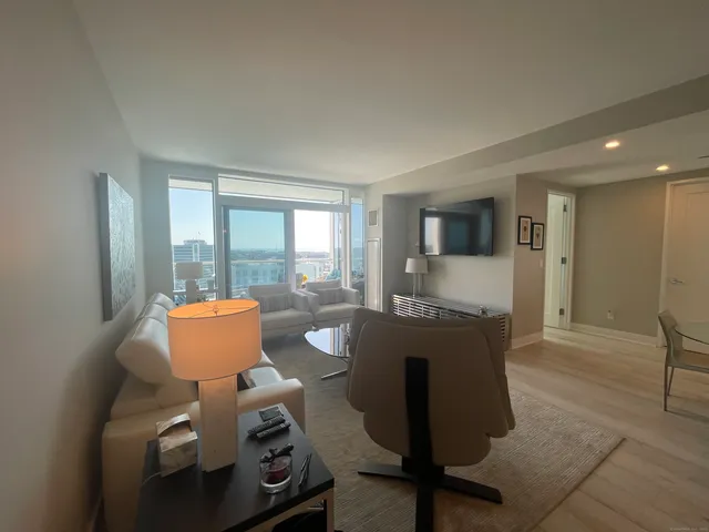 $835,000 | 1 Broad Street, Unit PH26E, Stamford, CT 06901