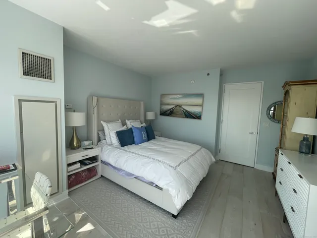 $835,000 | 1 Broad Street, Unit PH26E, Stamford, CT 06901