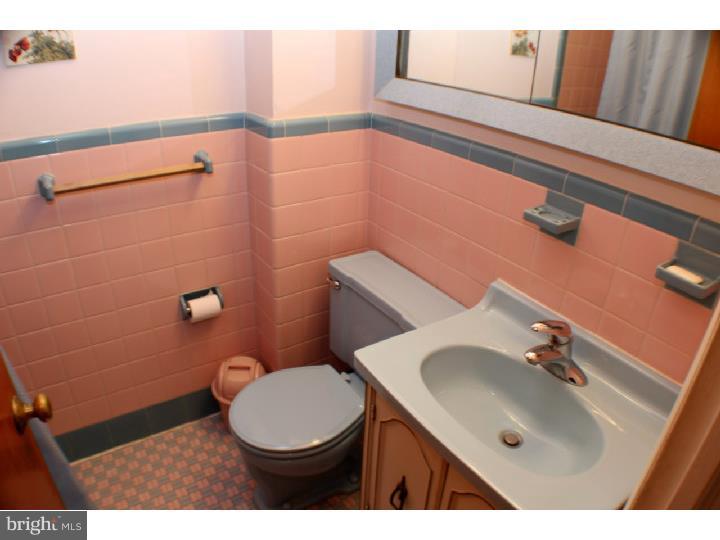 3105 Welsh Road Philadelphia, PA 19136 - Photo 9 of 25 Bathroom