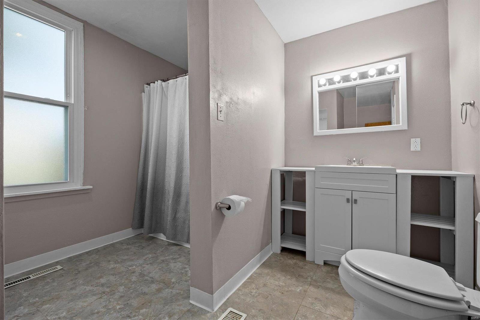 201 West Washington Street O'Fallon, IL 62269 - Photo 10 of 21